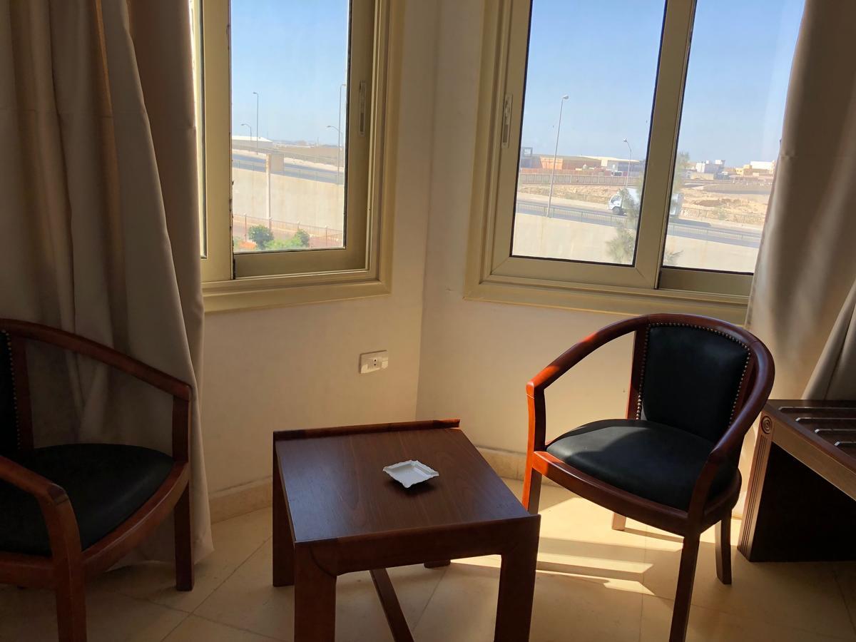 Royal Nj Hotel Borg El Arab Exteriör bild